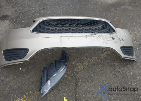 2018 Ford Focus Se z USA, uszkodzony, nr VIN 1FADP3F22JL287712